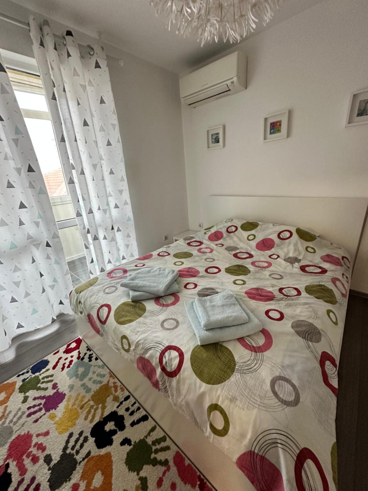 Briz Apartment; 2 Bdr; 6 Guests; Private Parking Warna Zewnętrze zdjęcie
