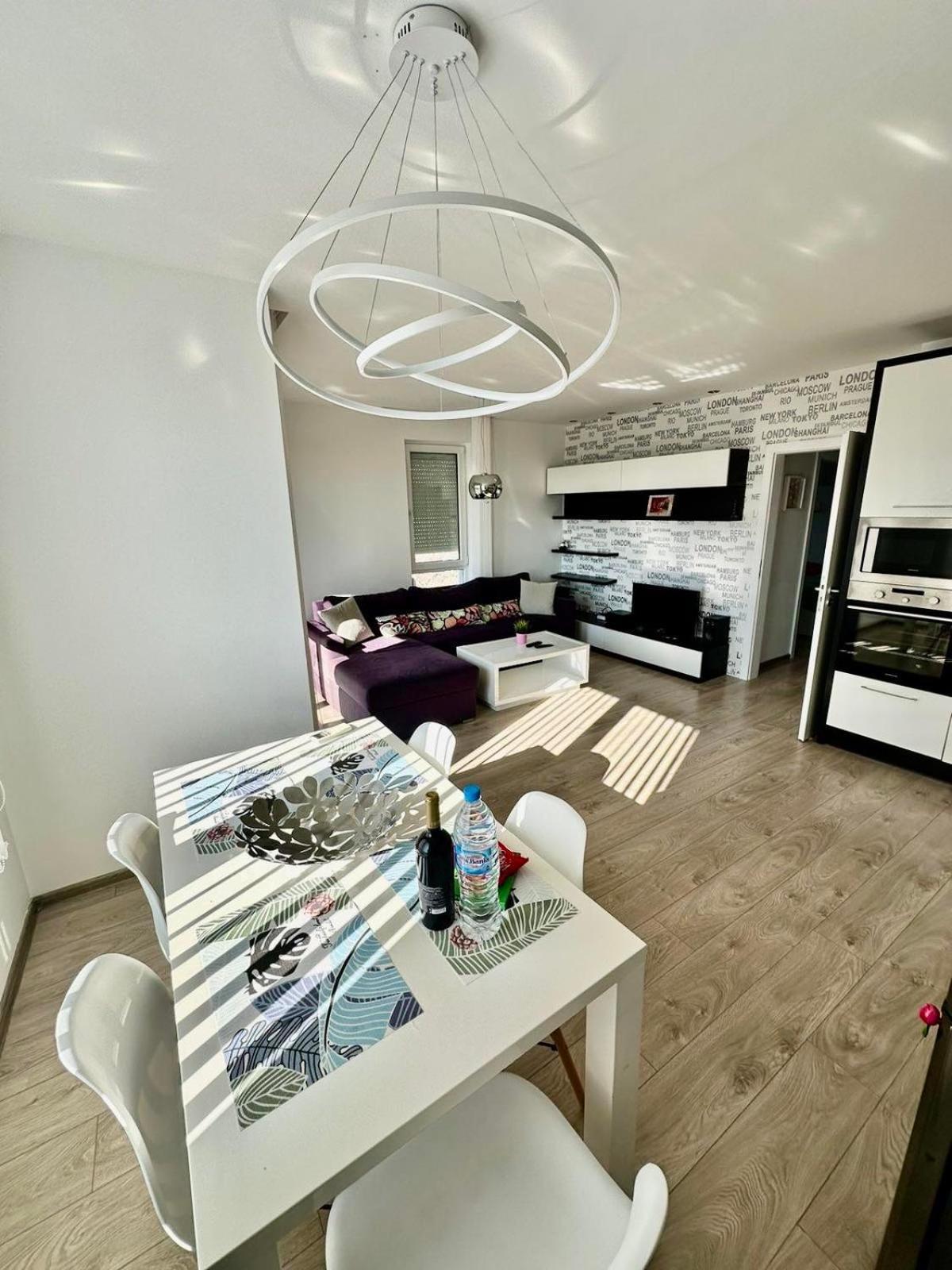 Briz Apartment; 2 Bdr; 6 Guests; Private Parking Warna Zewnętrze zdjęcie